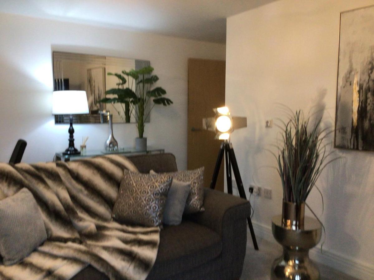 Luxurious River View Apartment With Terrace Worcester Dış mekan fotoğraf