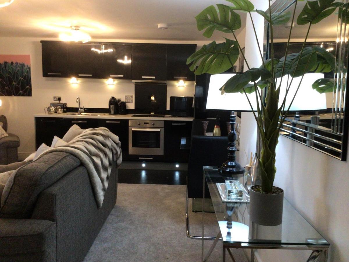 Luxurious River View Apartment With Terrace Worcester Dış mekan fotoğraf