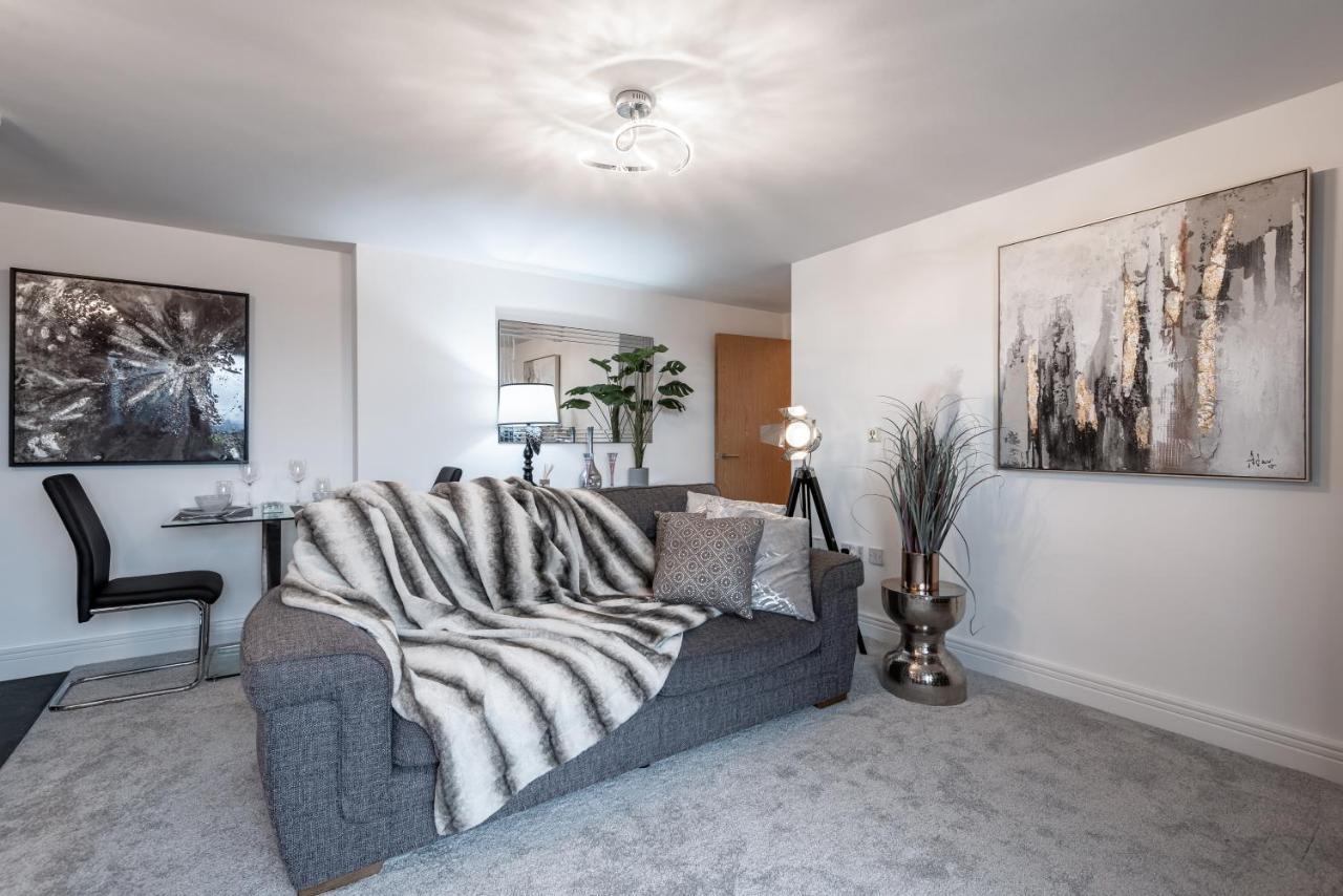 Luxurious River View Apartment With Terrace Worcester Dış mekan fotoğraf