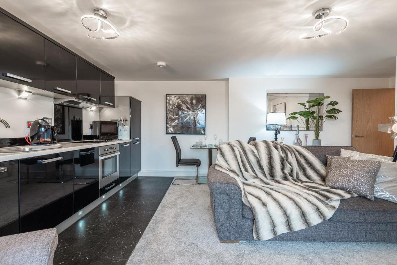 Luxurious River View Apartment With Terrace Worcester Dış mekan fotoğraf