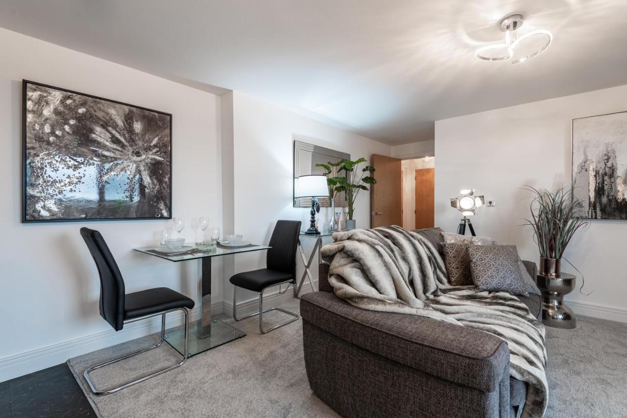 Luxurious River View Apartment With Terrace Worcester Dış mekan fotoğraf
